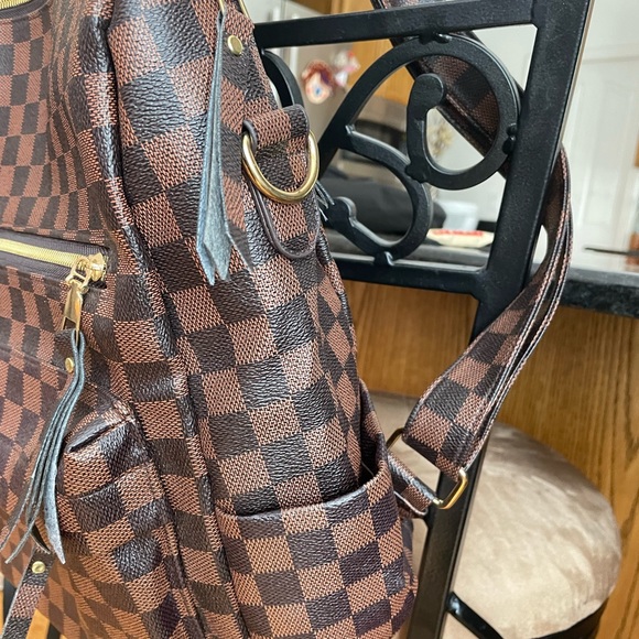 Cute , used once or twice backpack. - Picture 4 of 5